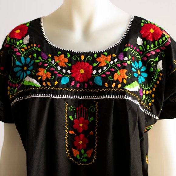 🌸 2 x $79 🌸  Hand embroidered Mexican dress - Picture 2 of 9
